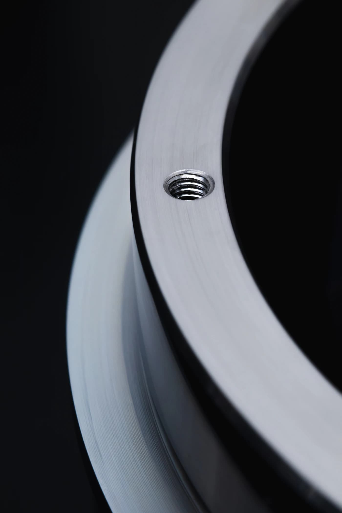 Clean machined steel ring with no flash rust