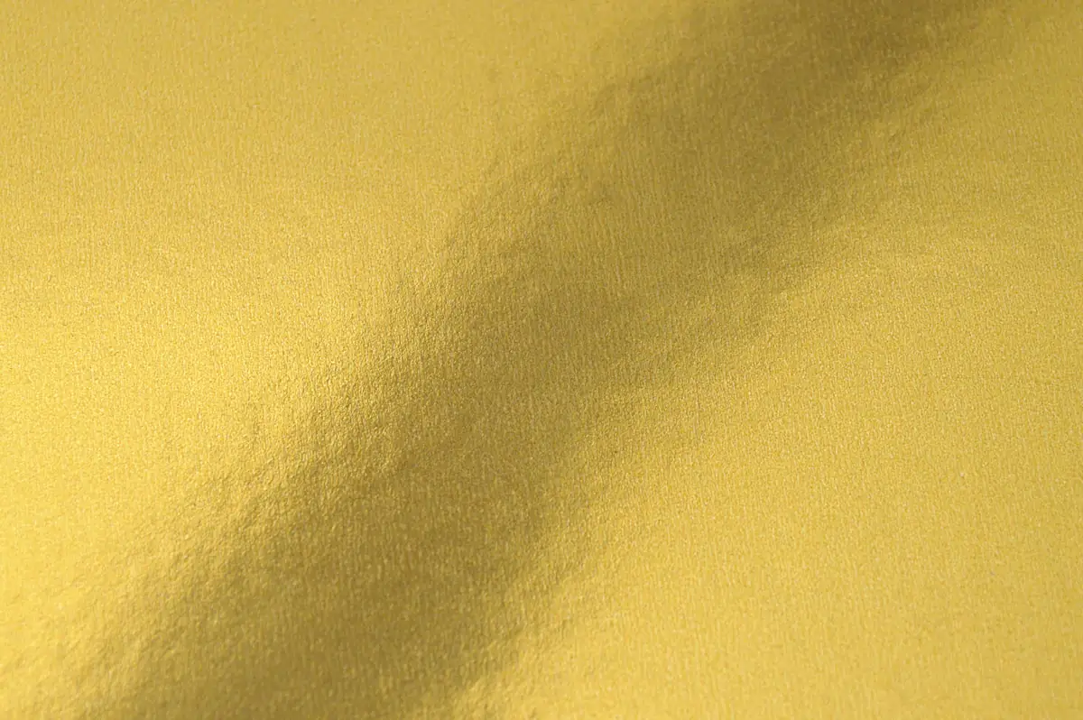 Smooth bright metal surface after tarnish removal
