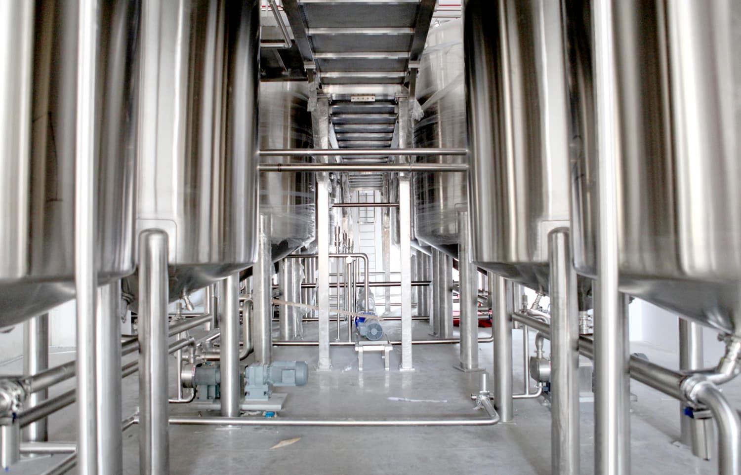 Production hall with stainless process vessels at the Bangalore facility